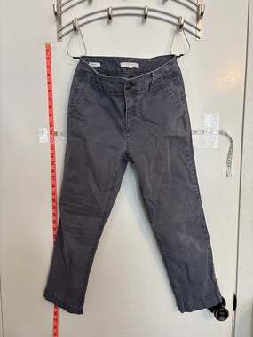 LOFT The Slim Petite Size 2P Gray Chino Crop Pants